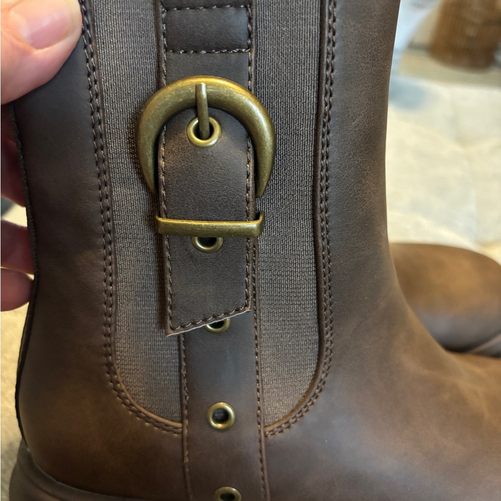 Rocket Dog Brown Heeled Boots - Picture 9 of 9
